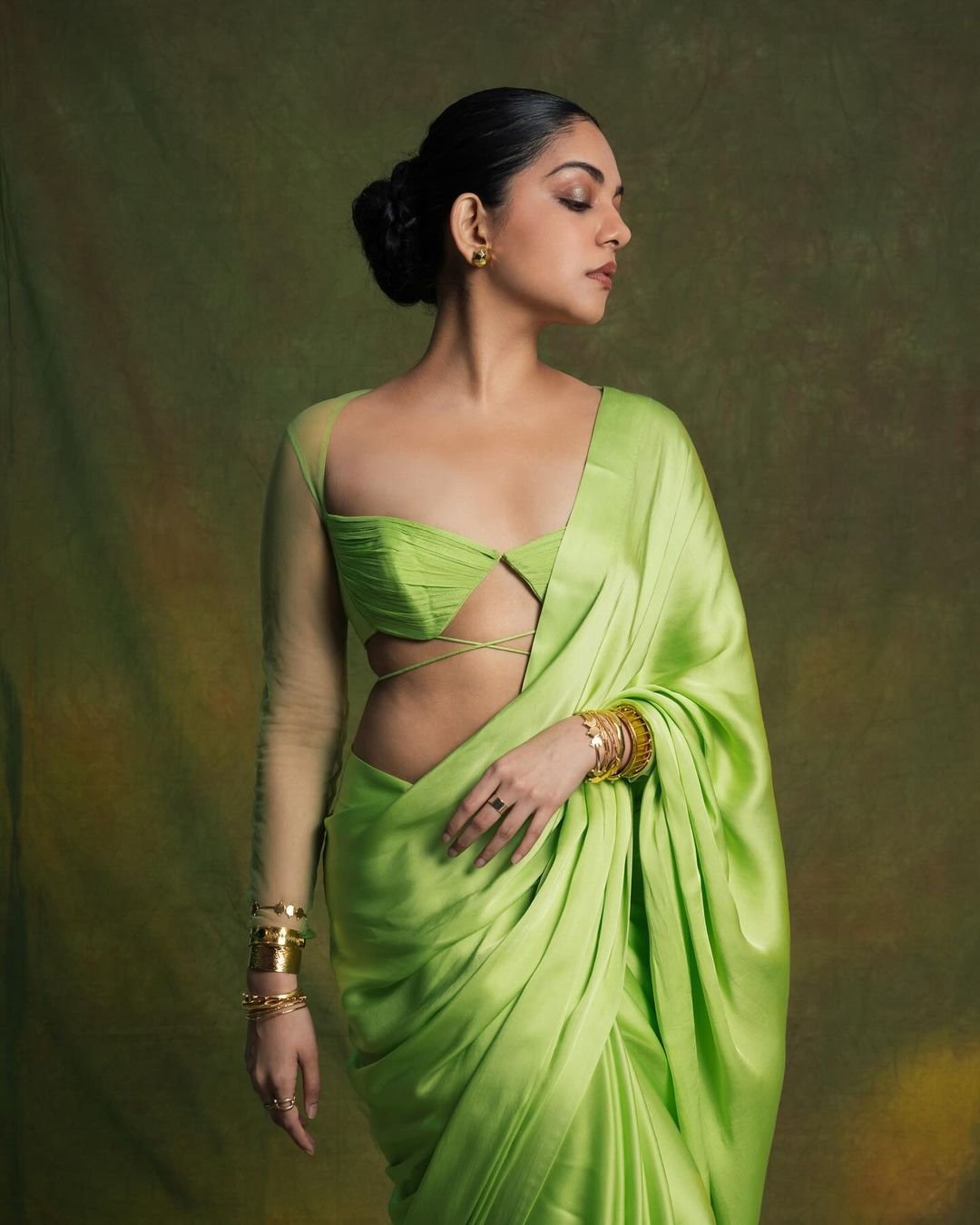 Ahaana-Krishna-Photos-in-Green-Saree-10