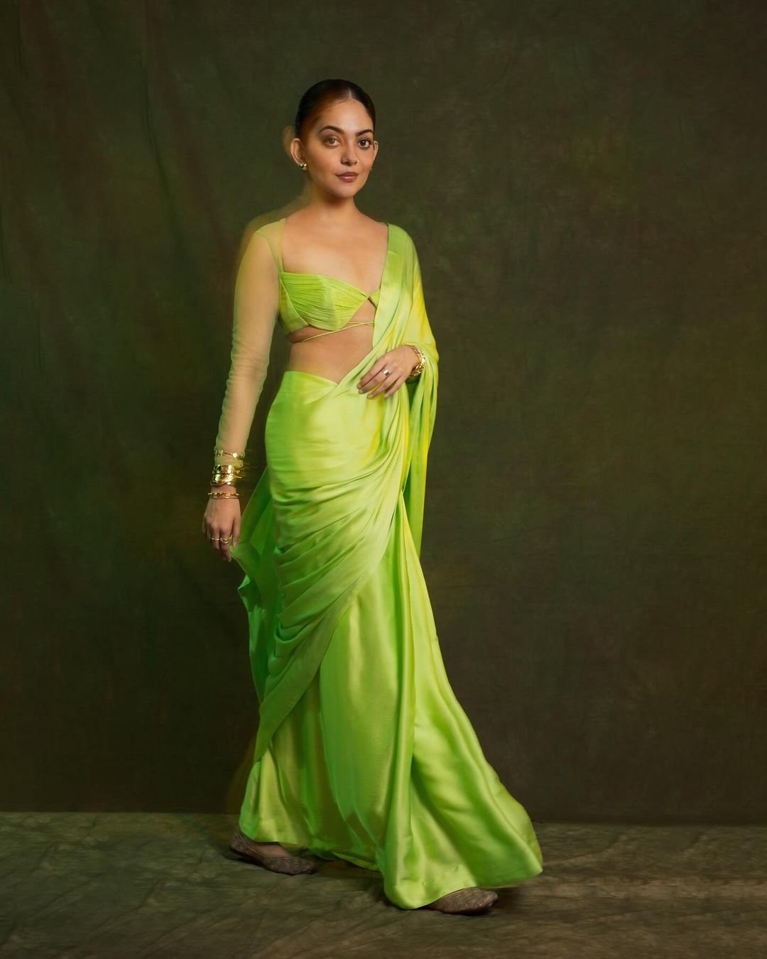 Ahaana-Krishna-Photos-in-Green-Saree-4