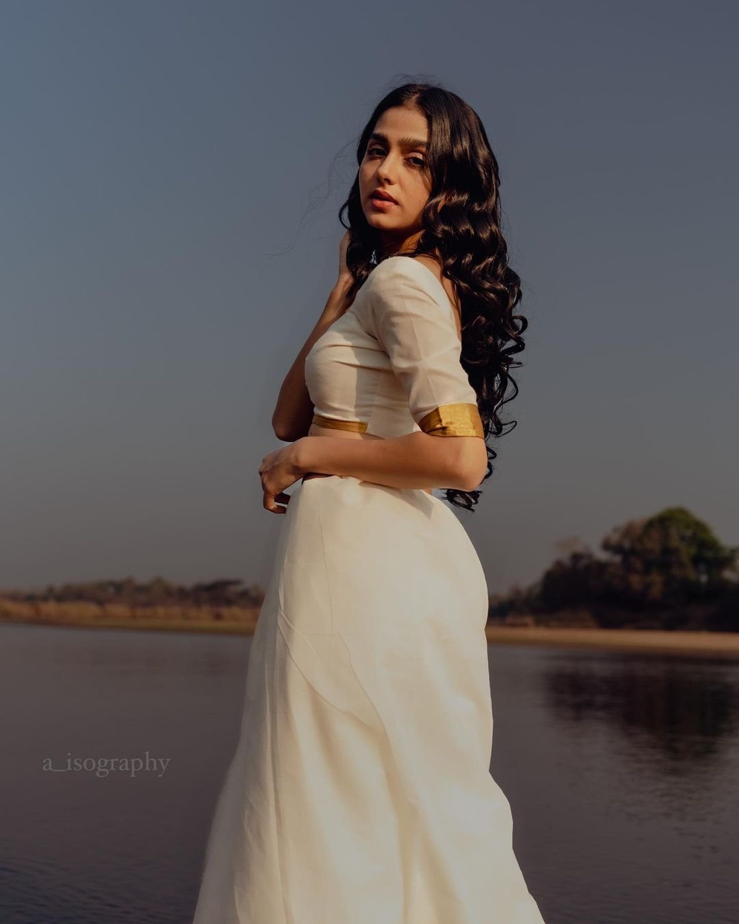 Anaswara-Rajan-New-Photoshoot-in-Kerala-Dress-2