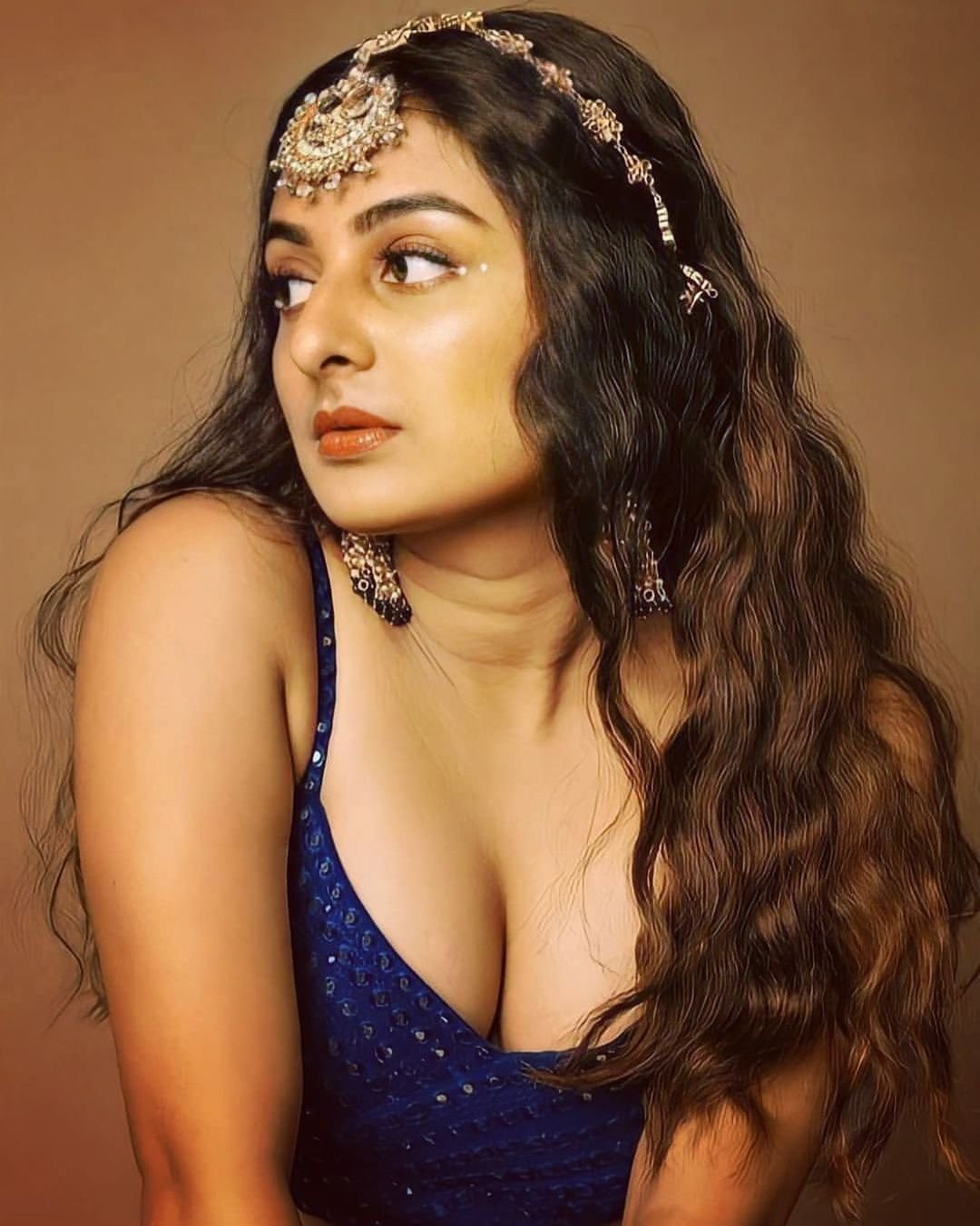 esther-anil-1