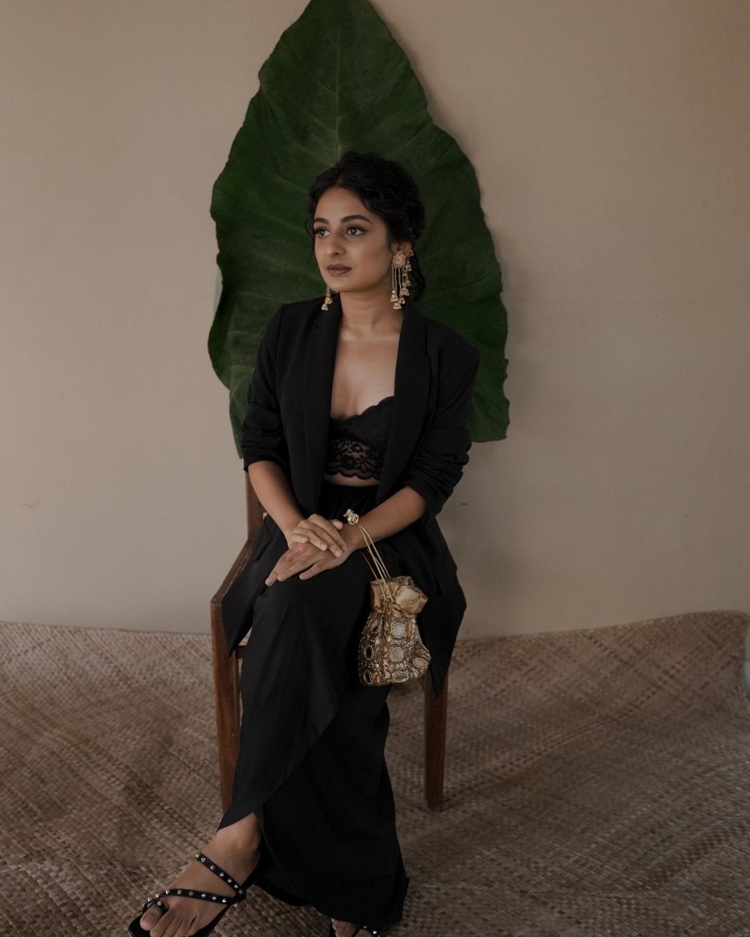 Esther-Anil-Glamorous-Photoshoot-1