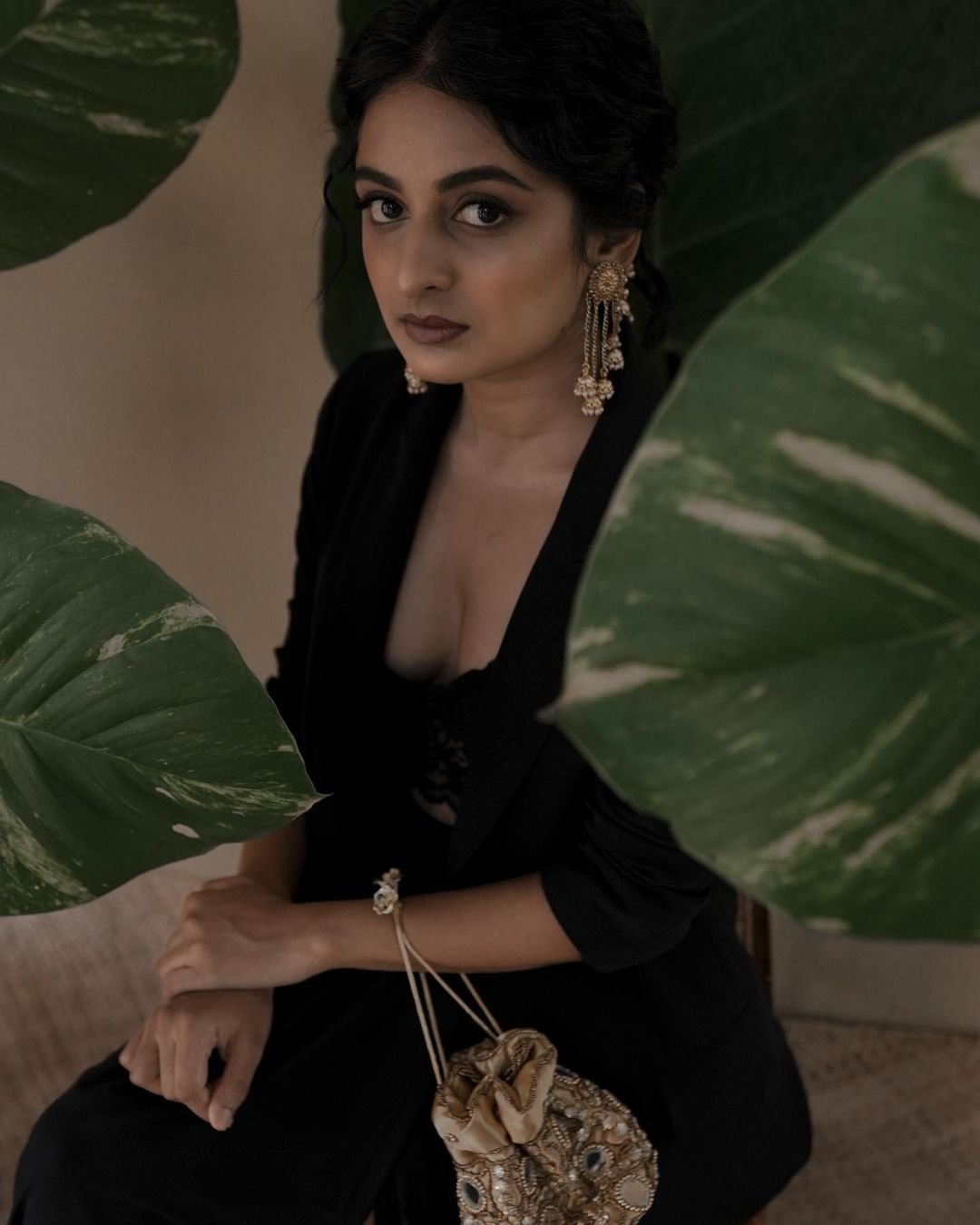 Esther-Anil-Glamorous-Photoshoot-4
