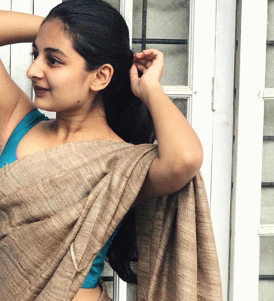 Esther-Anil-in-Saree-3