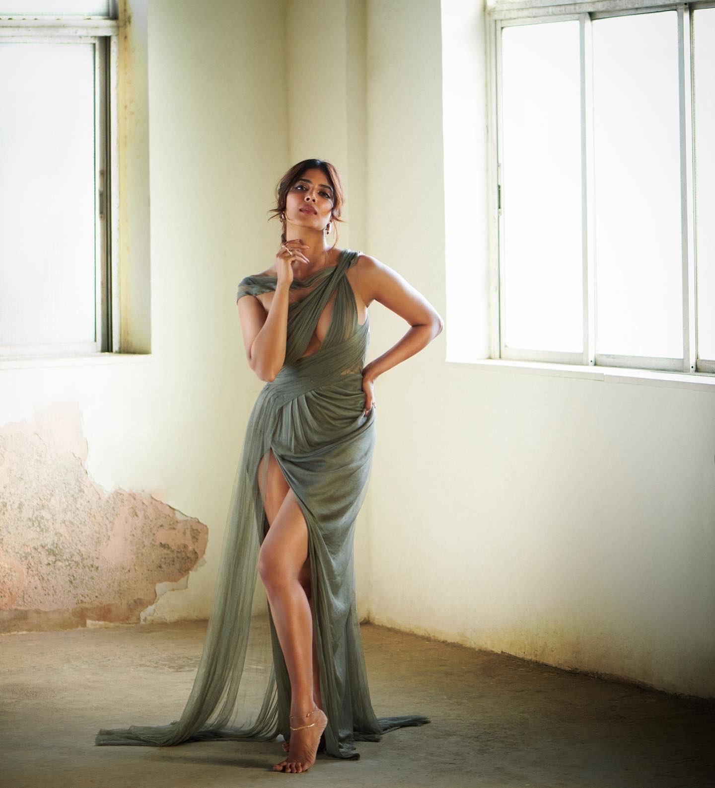 Malavika-Mohanan-New-Photoshoot-1