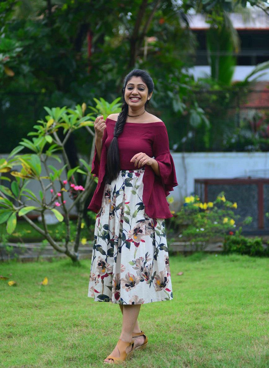Malayalam Actress Veena Nandakumar Photos