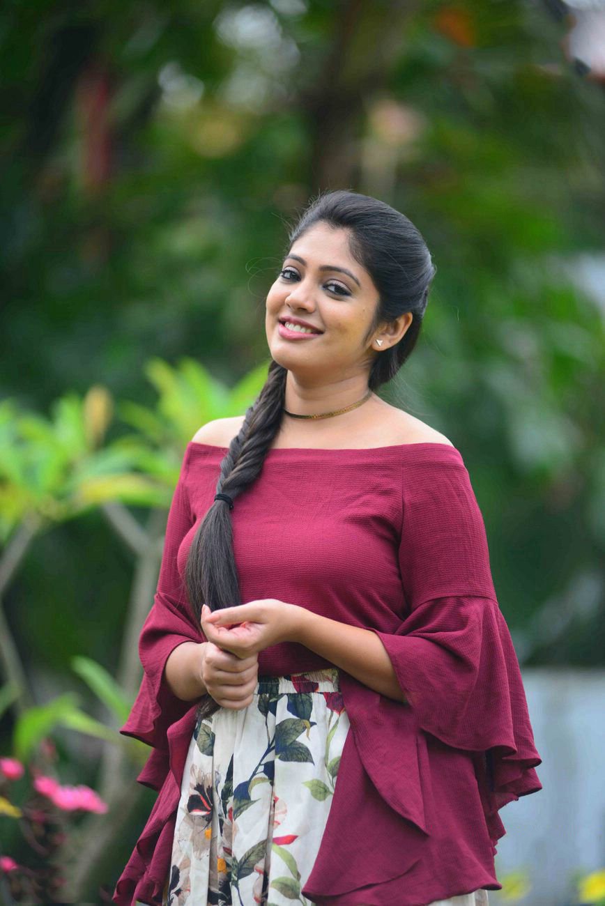 Malayalam Actress Veena Nandakumar Photos