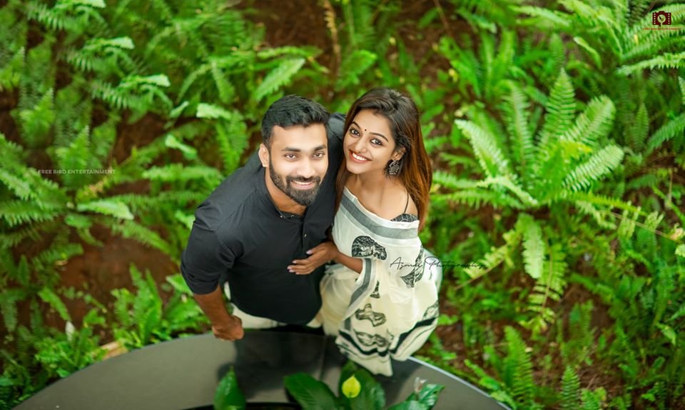 Meera-Anil-Engagement-Photos-3