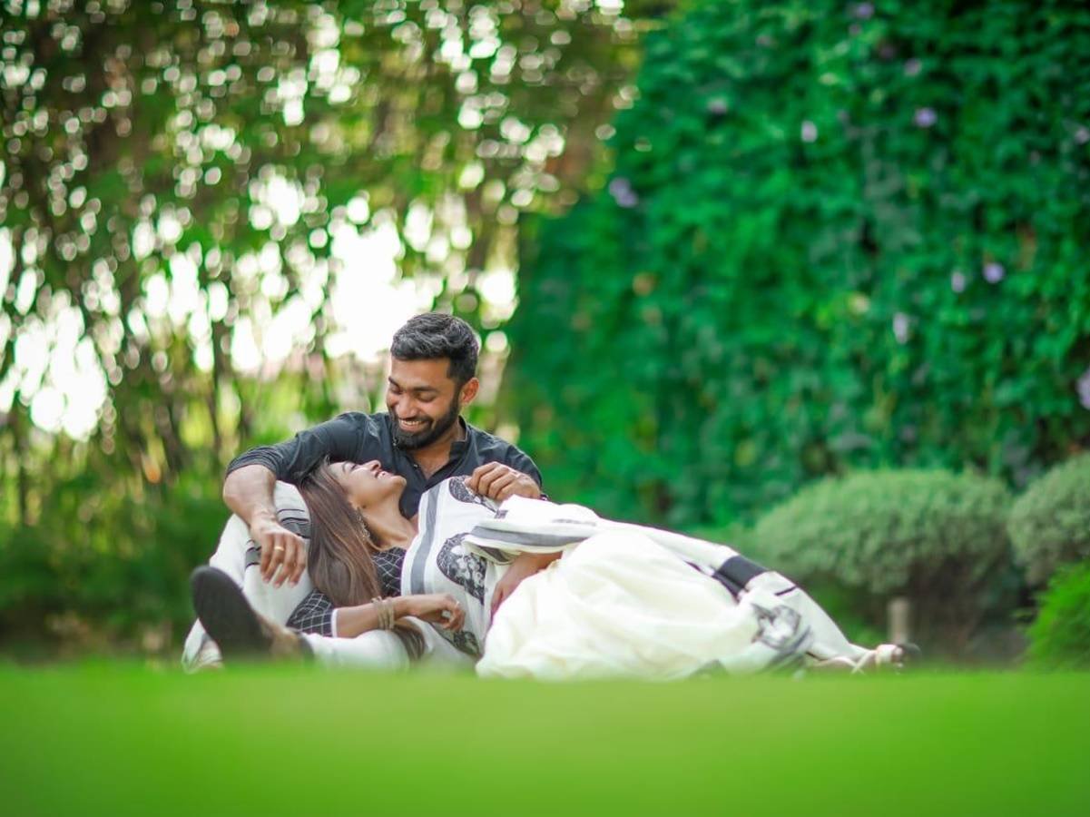 Meera-Anil-Engagement-Photos